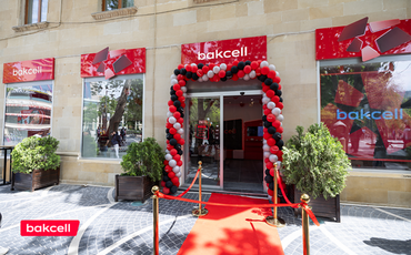 “Bakcell” Fəvvarələr Meydanında yeni innovativ mağazasını təqdim etdi!