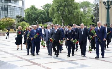 Əbədiyaşar Lider