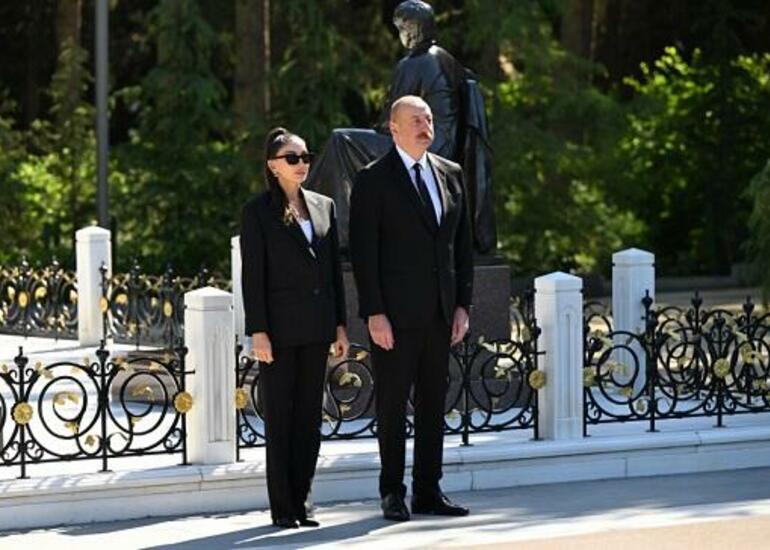 Prezident və xanımı Fəxri xiyabanda... - Foto