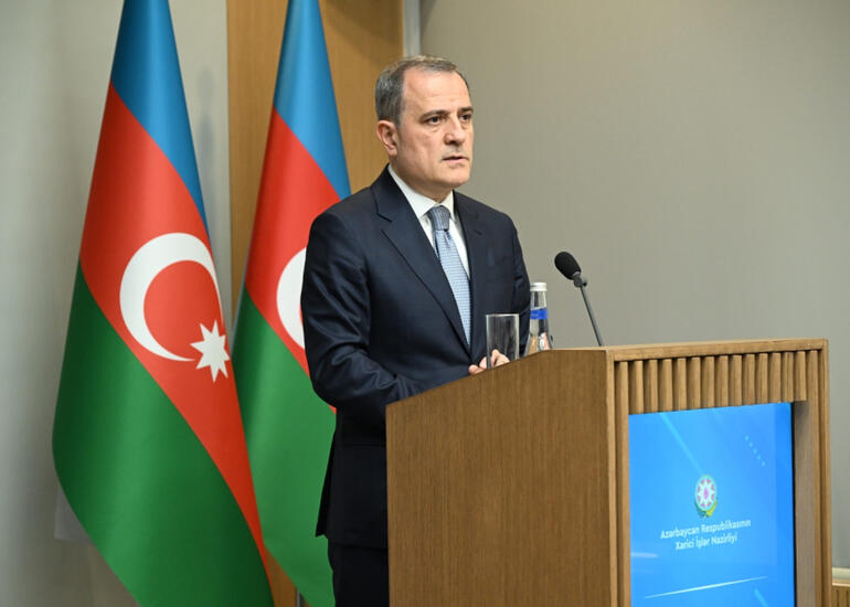 Ceyhun Bayramov gürcüstanlı həmkarı ilə görüşdü
