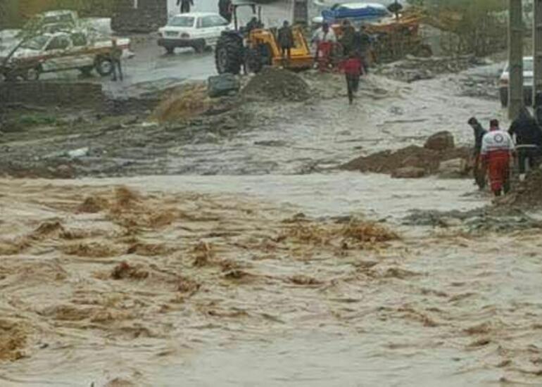 Faktiki hava: Bəzi çaylardan sel keçib