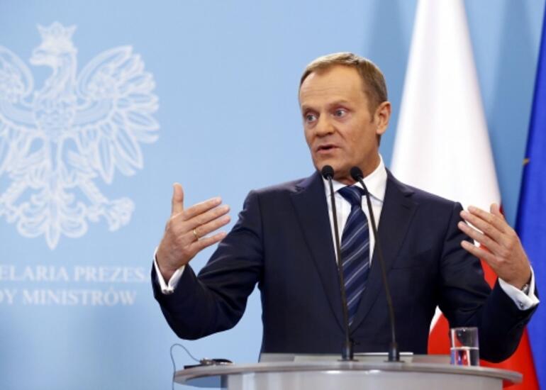 Tusk Rəisiyə görə prezidenti kəskin tənqid etdi: Sərhədi keçib