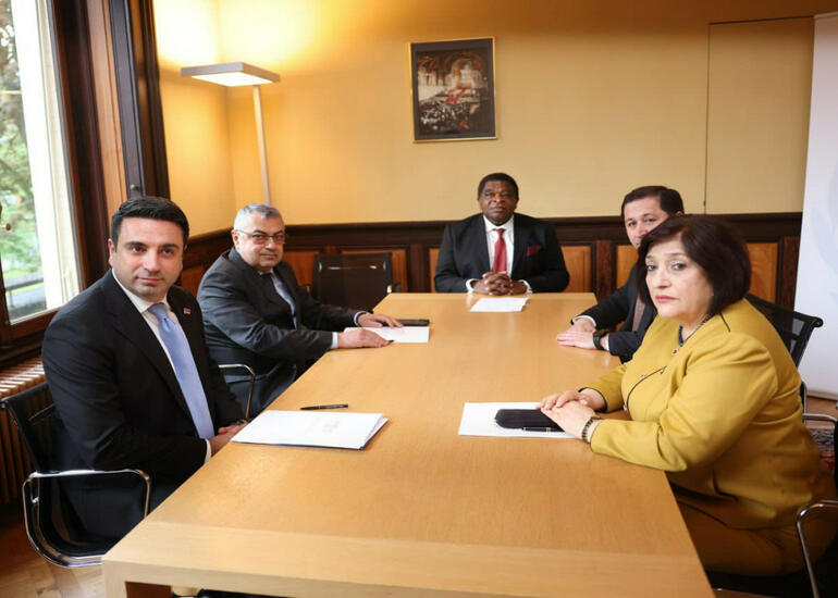 Sahibə Qafarova ermənistanlı həmkarı ilə görüşündən danışıb