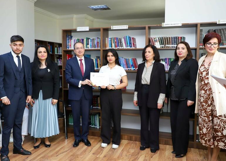 “Heydər Əliyev və dünya ədəbiyyatı” esse müsabiqəsinin qalibləri mükafatlandırılıb