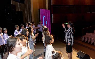 Bakıda «Yalnız deylsən» coşqusu