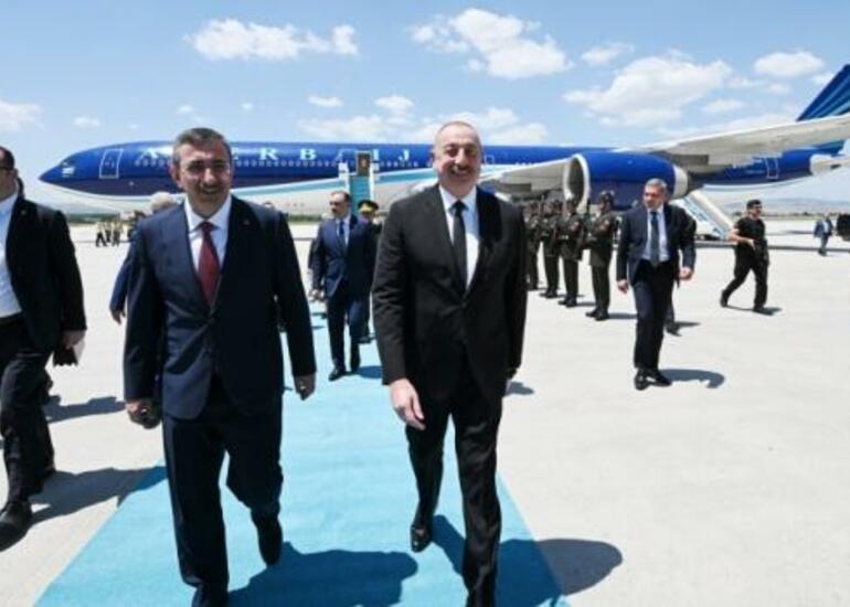 İlham Əliyev Türkiyəyə getdi - Foto