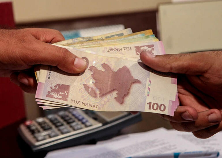 Bakıda müəllimlərin orta aylıq əmək haqqı 985 manat təşkil edib