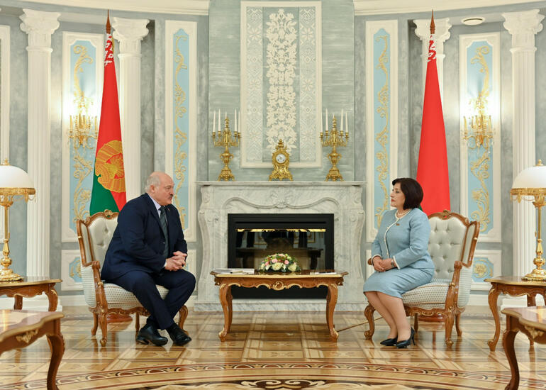 Milli Məclisin sədri Belarus Prezidenti ilə görüşüb