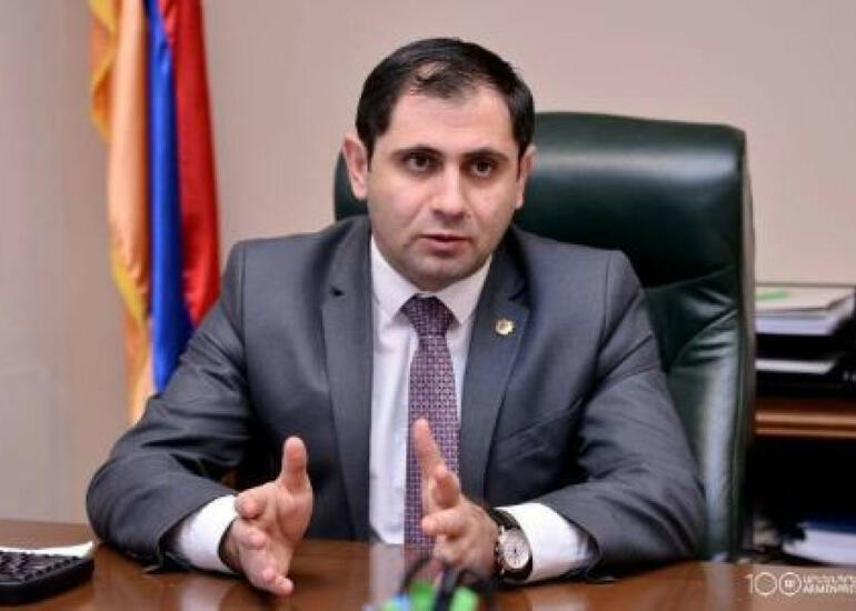 Papikyan Makronun hərbi müşaviri ilə görüşdü