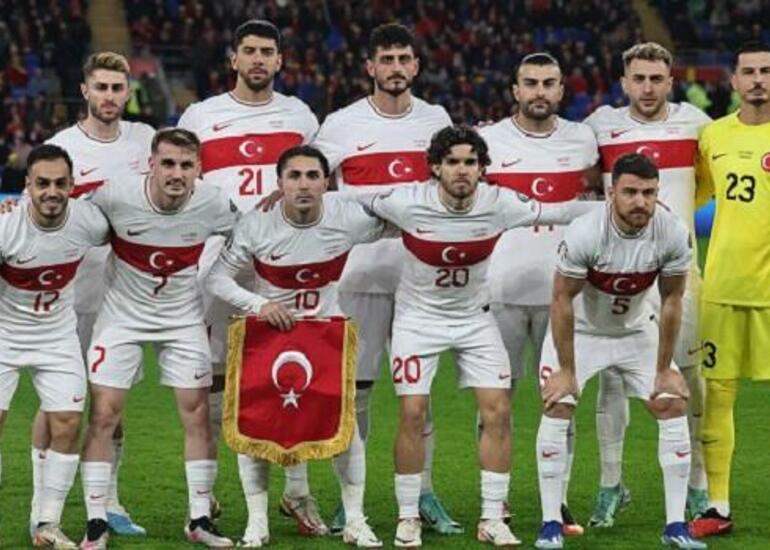 Çexiya-Türkiyə oyununda bu qədər vərəqə göstərildi