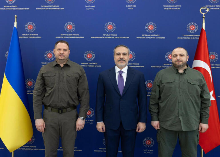 Hakan Fidan Zelenskinin Ofisinin rəhbəri və müdafiə naziri ilə görüşüb
