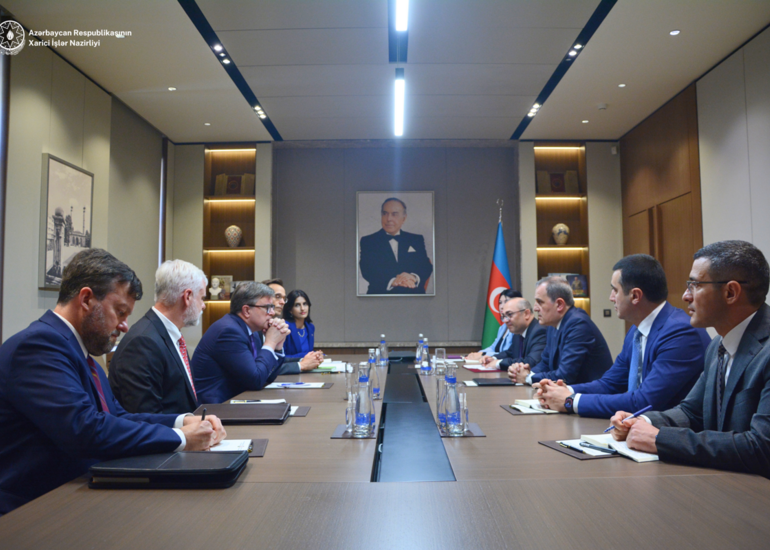 Ceyhun Bayramov Ceyms O’Brayn ilə görüşüb