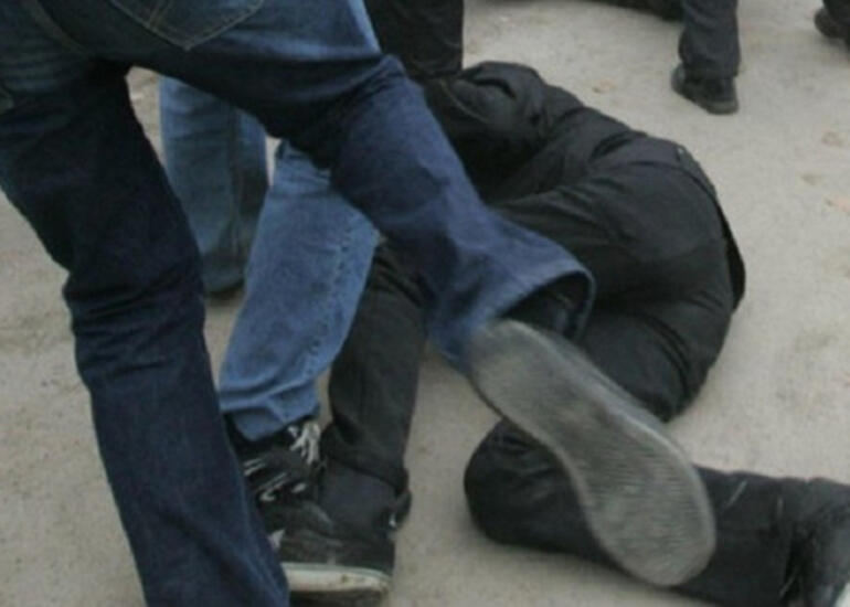 Bakıda 35 yaşlı kişi evində döyüldü, ağır xəsarət aldı