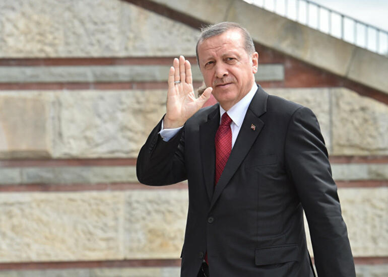 ƏrdoğanTürkiyənin oyununu izləmək üçün Almaniyaya gedir