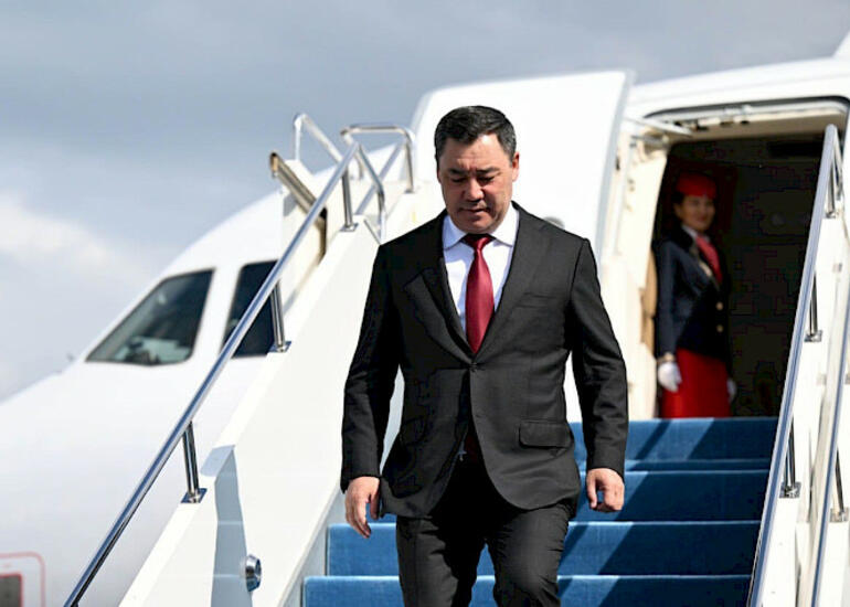 Sadır Japarov Azərbaycana gəldi