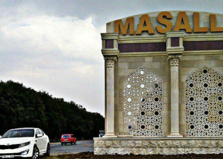 Masallıda kişi elektrik dirəyindən yıxılaraq öldü