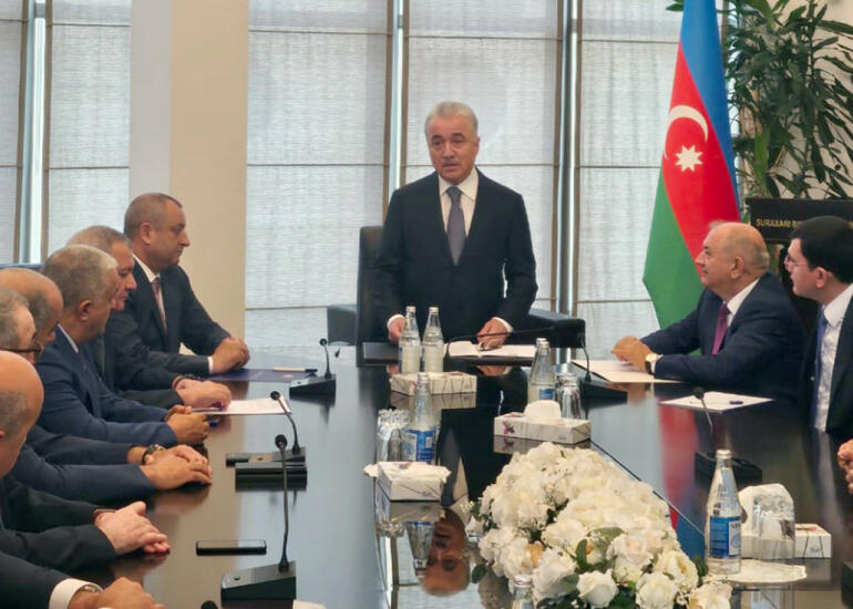 Adil Əliyev kollektivə təqdim edildi