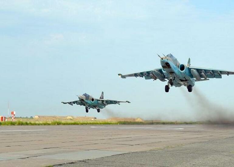 Su-25 təyyarələrimiz Qazaxıstanda - Video