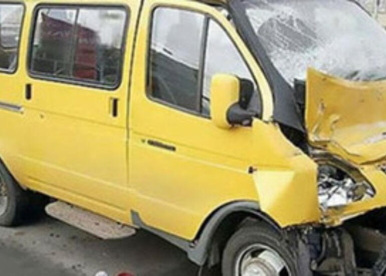 Kəlbəcərdə iki avtomobil toqquşdu: xəsarət alanlar var