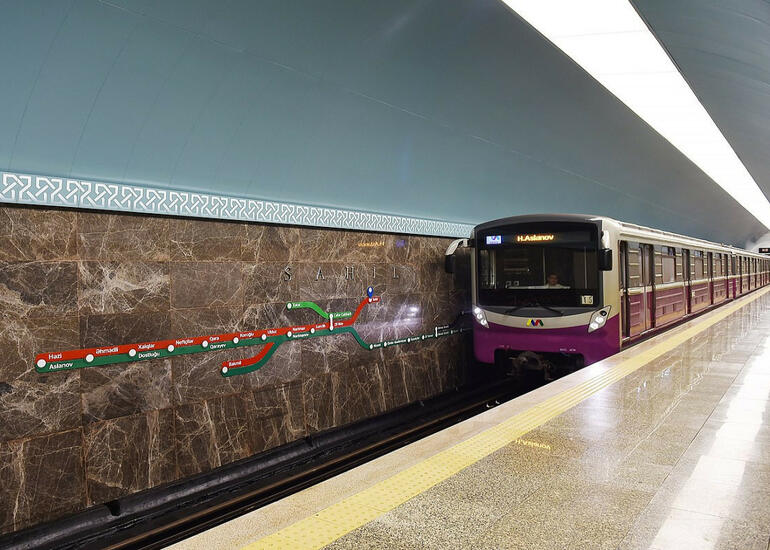 Bakı metrosunda qatarların hərəkətində yubanma yaranıb