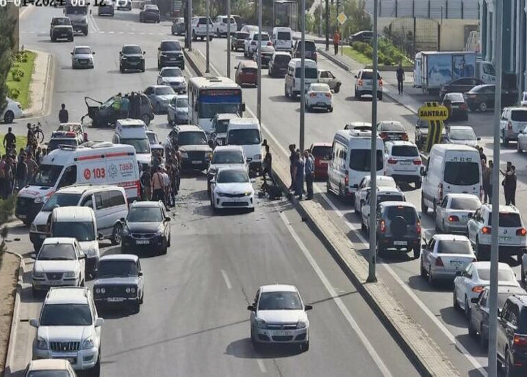 Qəza olanda maşını saxlayıb, telefona çəkirlər... - NİİM