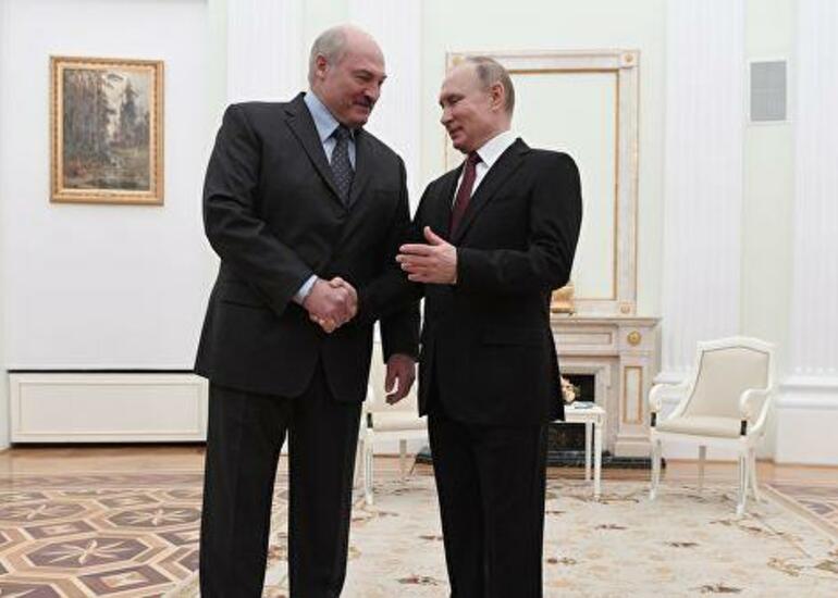 Putin Lukaşenkonu ordenlə təltif etdi