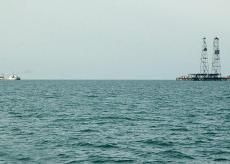 Filippində tanker batdı, mazut suya yayıldı - Təhlükə