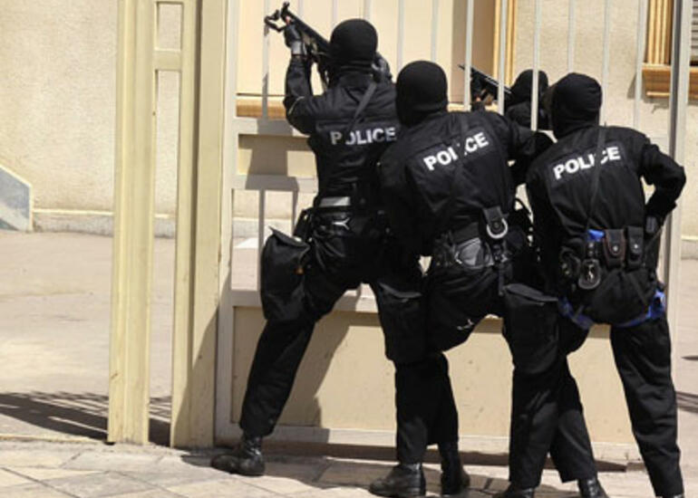 İranda polis kəndə hücum etdi: ölü və yaralılar var