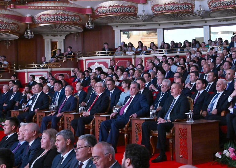 Prezident İlham Əliyev Astanada “Вечер дружбы” adlı qala konsertdə iştirak edib