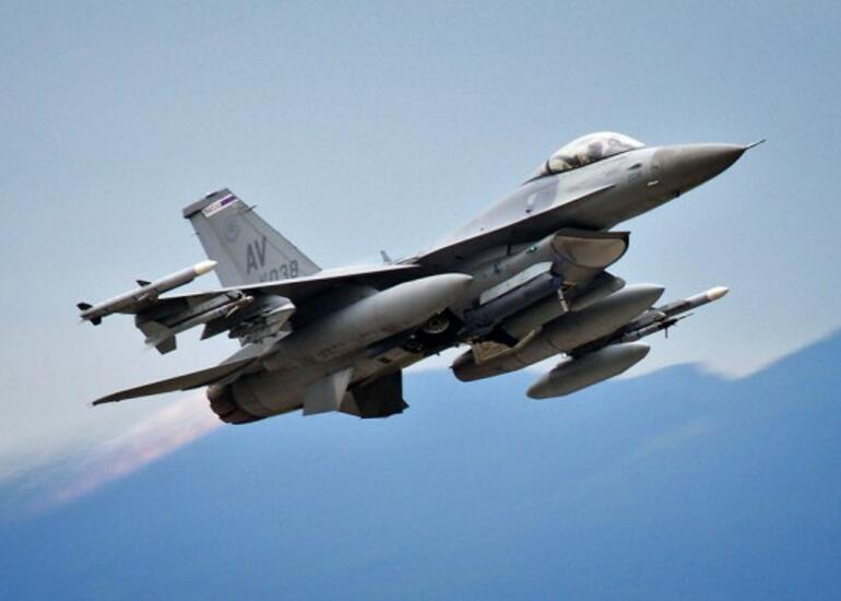 Rusiya Ukraynanın iki F-16-sını vurub?