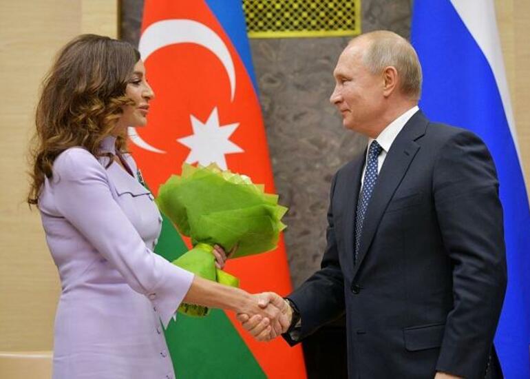 Vladimir Putin Mehriban Əliyevanı təbrik etdi