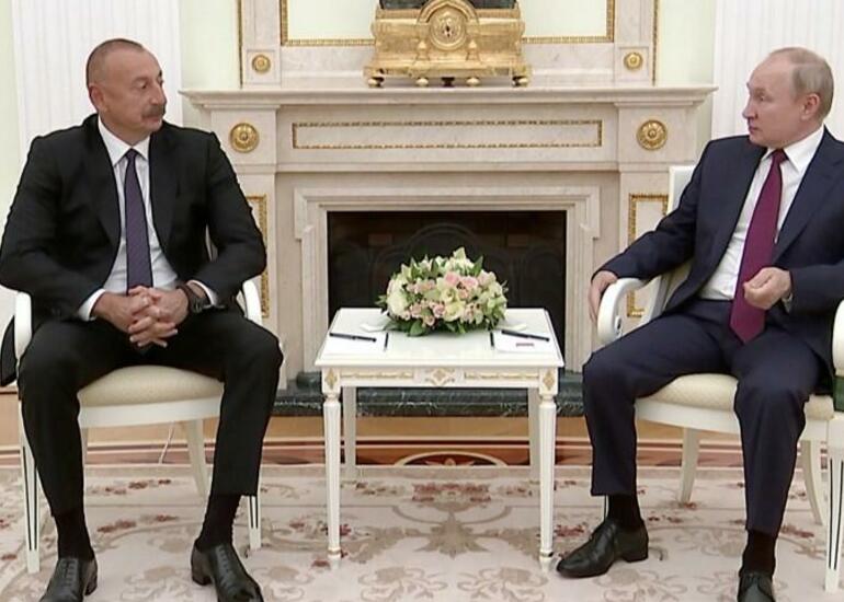 İlham Əliyev Vladimir Putinlə danışdı