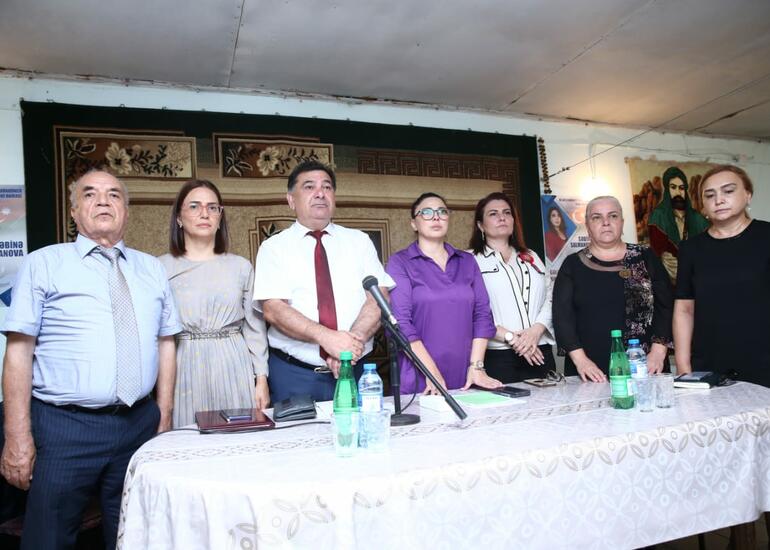 Səbinə Salmanovanın seçiciləri ilə görüşləri davam edir