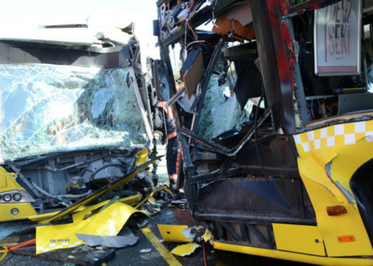 İstanbulda iki metrobus toqquşdu: 38 nəfər…