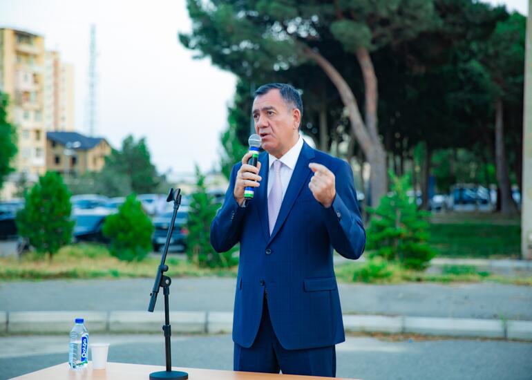 Qüdrət Həsənquliyev seçicilərlə görüş keçirib