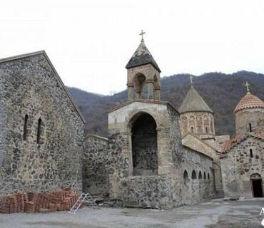 Xarici diplomatlar Xudavəng monastırında