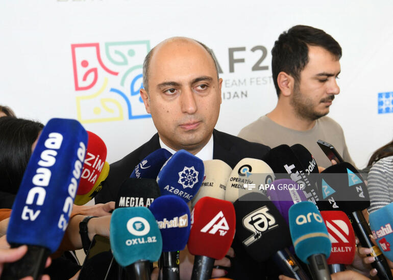 Emin Əmrullayev: Təmirə ehtiyacı olan məktəblər diqqətimizdədir