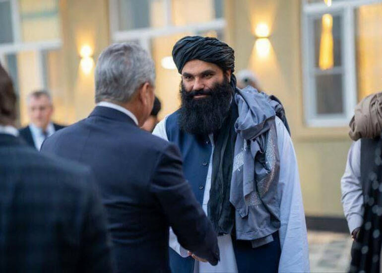 Şoyqu Əfqanıstana səfər edib, Taliban rejiminin daxili işlər naziri ilə görüşüb