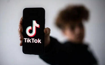 Gəncədə məktəblinin "TikTok"da canlı yayıma çıxması ilə bağlı araşdırma aparılır