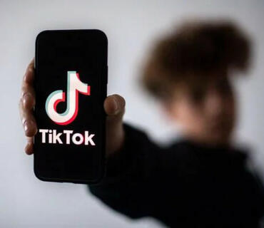 Gəncədə məktəblinin "TikTok"da canlı yayıma çıxması ilə bağlı araşdırma aparılır