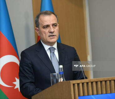 Ceyhun Bayramov Bəhreynə rəsmi səfərə yola düşüb