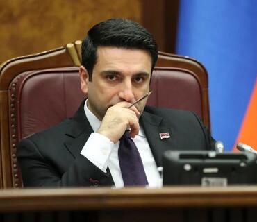 Ermənistan parlamentinin sədri: Rusiya hərbi bazasının çıxarılmasını müzakirə etmirik