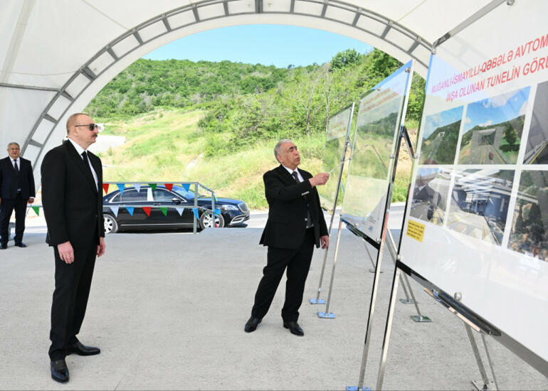 Prezident Bakı-Qəbələ avtomobil yolunun Muğanlı-İsmayıllı-Qəbələ hissəsində görülən işlərlə tanış olub