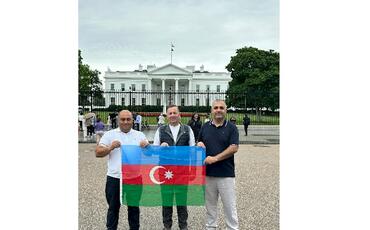 Ağ Evin qarşısında Azərbaycanın Dövlət Himni səsləndirildi