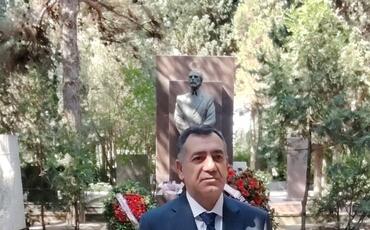 ƏHD Partiyasının rəhbərliyi Əbülfəz Elçibəyin məzarını ziyarət edib