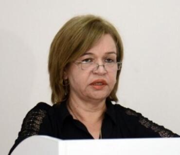 Ədəbiyyat nəzəriyyəsi üzrə ilk qadın elmlər doktoru...