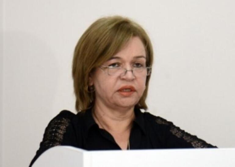 Ədəbiyyat nəzəriyyəsi üzrə ilk qadın elmlər doktoru...