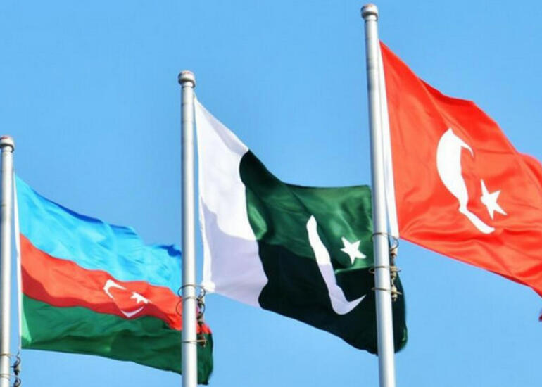 "Azərbaycan-Türkiyə-Pakistan arasında strateji əməkdaşlığın güclənməsi Kremlini bərk narahat edir"