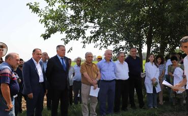 "Günəbaxan bitkisinin becərilməsində yeni texnologiyaların tətbiqi” mövzusunda tarla seminarı keçirilib