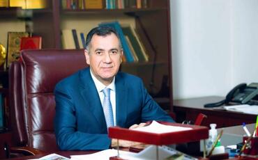 ƏHD Partiyasının sədri təltif olunan mətbuat nümayəndələrini təbrik edib